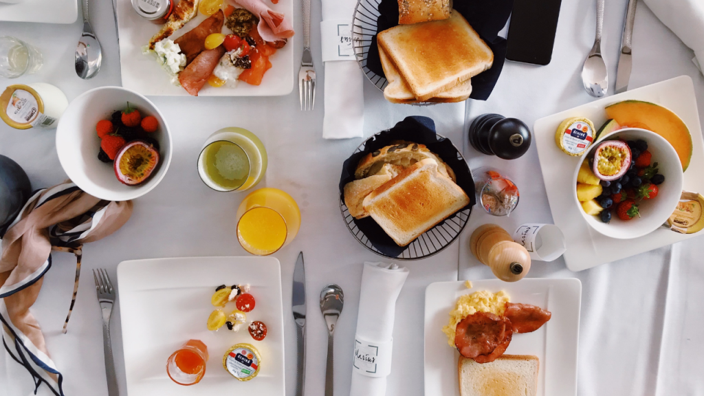 A nice spread of brunch food